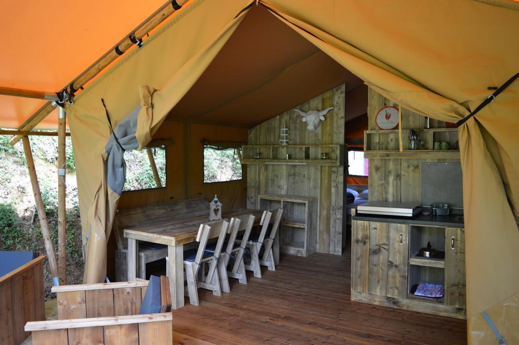 Camping Moulin De Chaules Saint-Constant Exterior photo